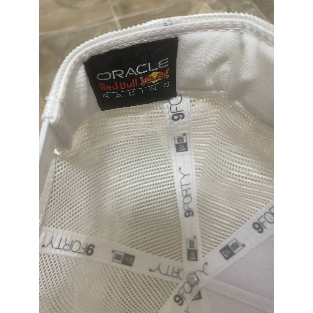 Oracle Red Bull Racing Snapback Trucker Hat White Motorsport Formula 1 NWT - Picture 7 of 7